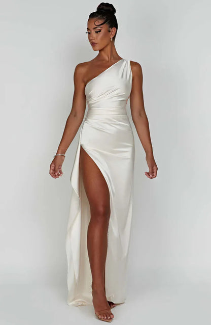 NOVALIE SATINKLEID – VIELSEITIGES, ELEGANTES UND BEQUEMES DAMENKLEID FÜR DEN SOMMER 2025