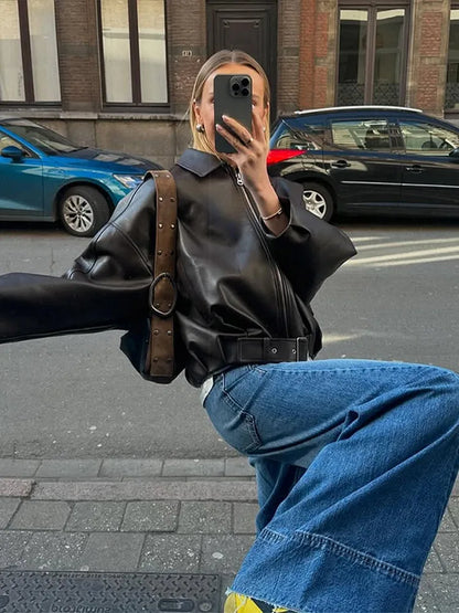 VALERIA LEDERJACKE OVERSIZE – TRENDY & ELEGANT