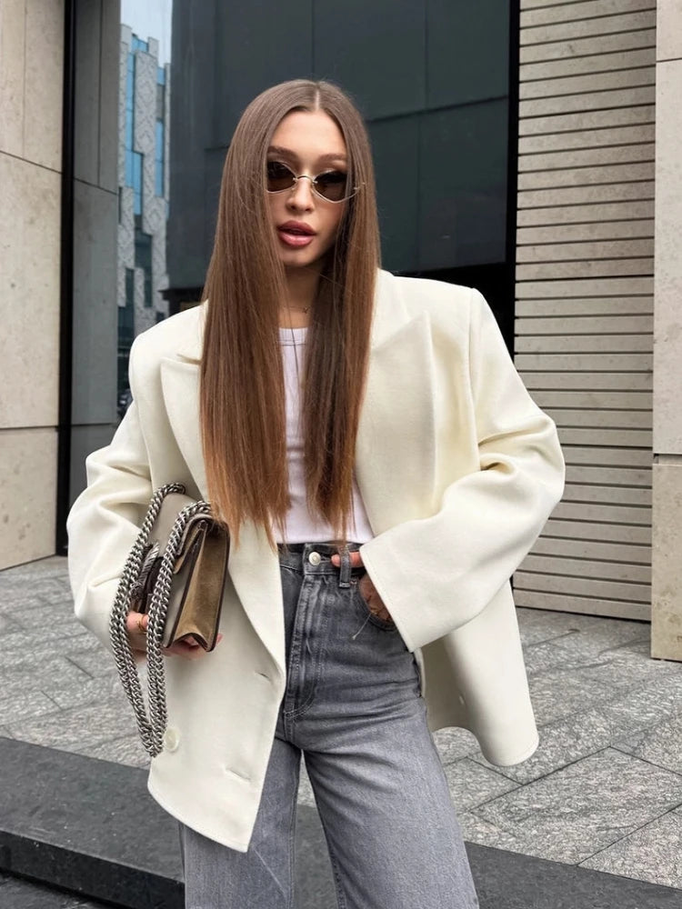AMARA WOLLBLASER – ELEGANT & ZEITLOS