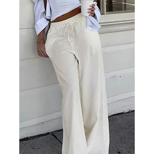 NAOMI HOSE – WEITE PREMIUM-PANTS MIT GERADER SILHOUETTE