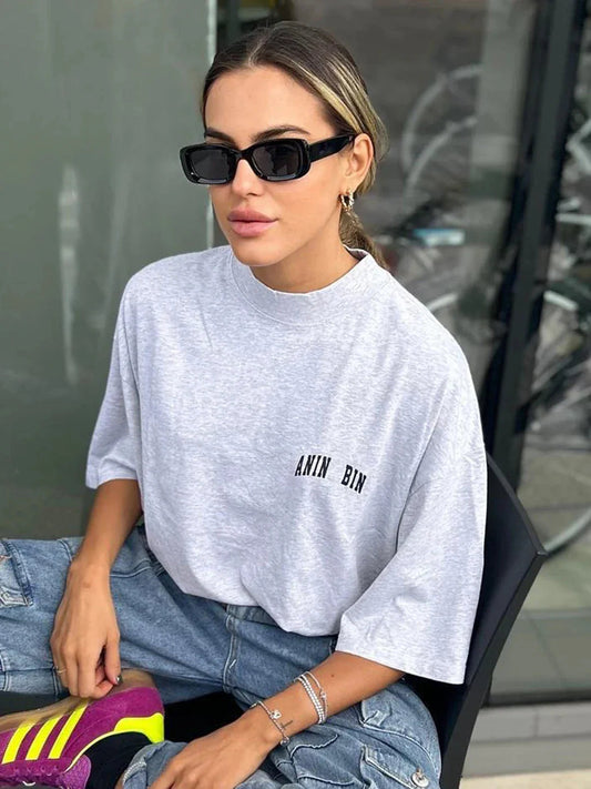 Oversized Damen T-Shirt in Grau mit kleinem Logo-Print 0