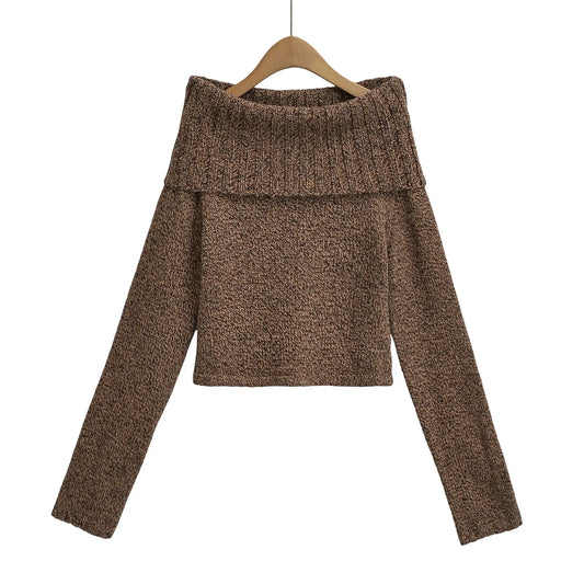 ALVARA PULLOVER – OFF-SHOULDER STRICK IN BRAUN
