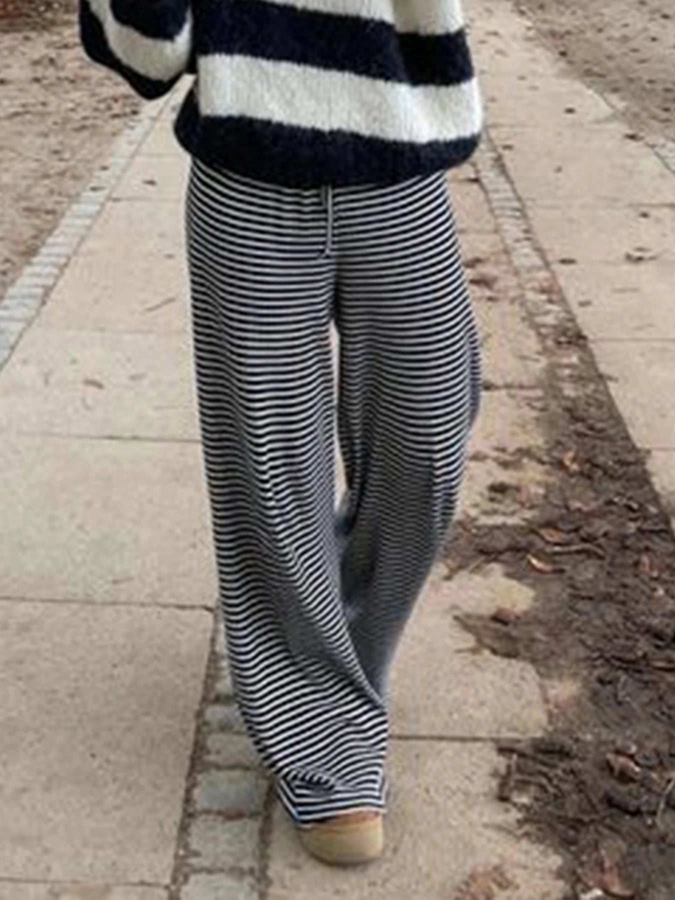 ALINA HOSE – WEIT & STYLISH MIT STREIFENLOOK