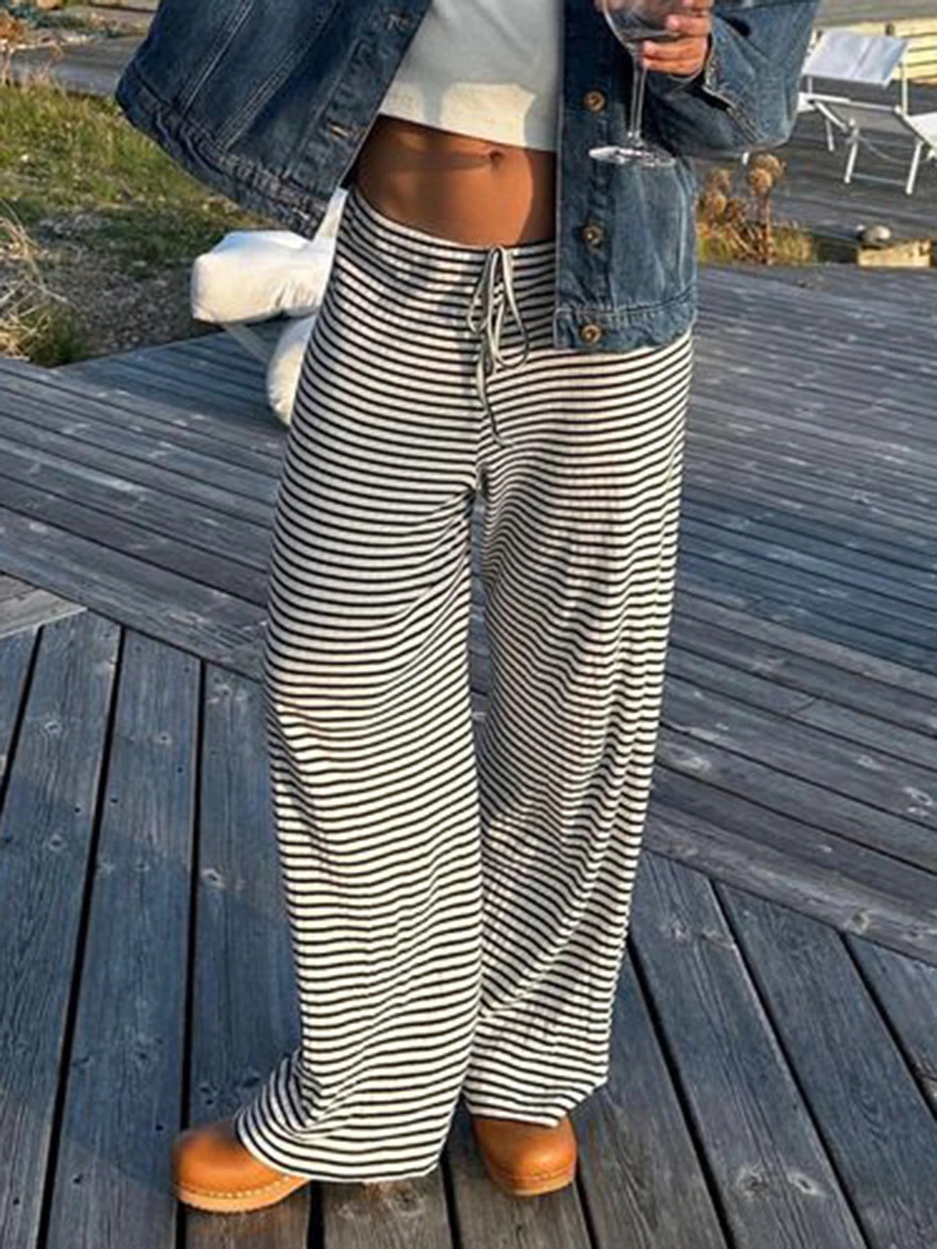ALINA HOSE – WEIT & STYLISH MIT STREIFENLOOK
