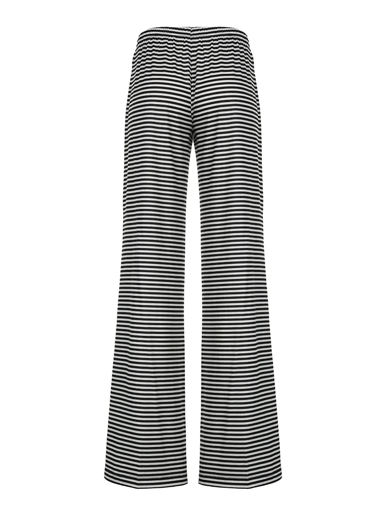 ALINA HOSE – WEIT & STYLISH MIT STREIFENLOOK
