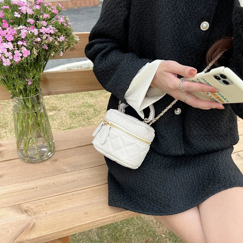 ELEGANTE MINI SCHULTERTASCHE MIT KETTE