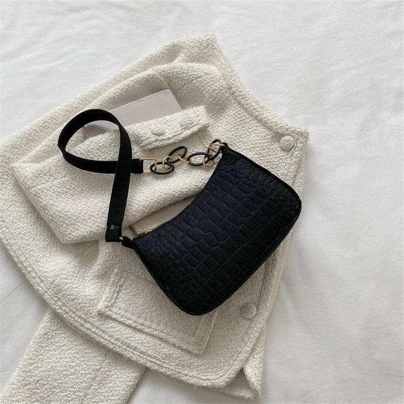 CRESCENT CHAIN TASCHE MIT KROKOLEDEROPTIK