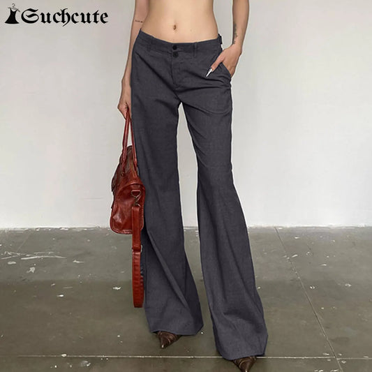 LUCIA FLARED-HOSE MIT FIGURBETONTEM SCHNITT