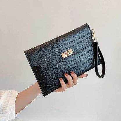 STONE CLUTCH MIT KROKOPRÄGUNG