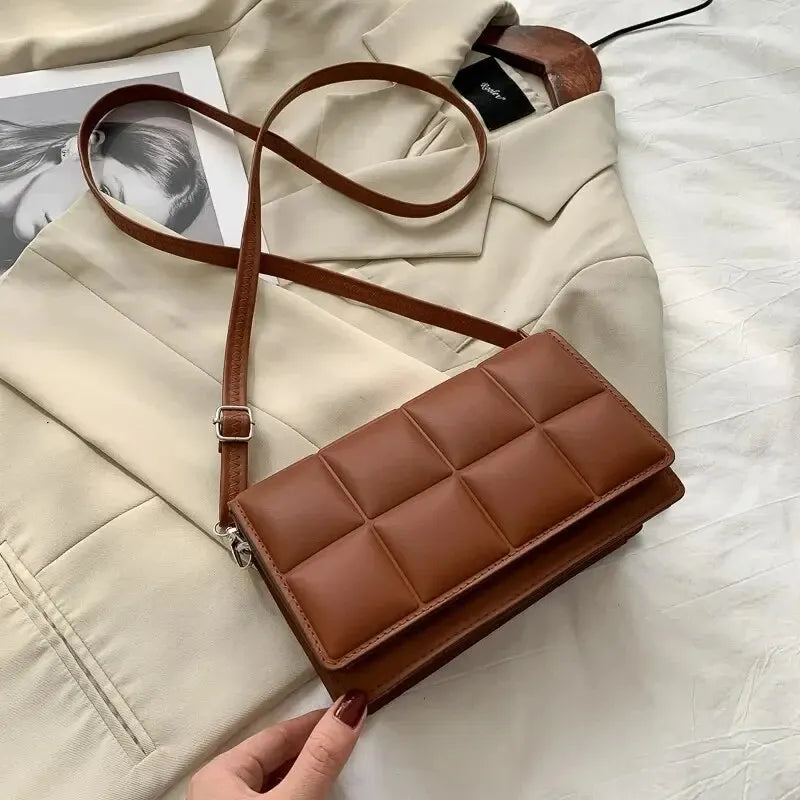 CLOUD BAG MIT PLISSEE-DESIGN