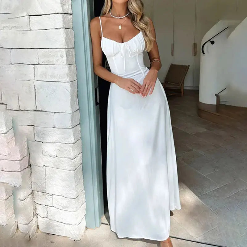 SOLÈA | SOMMERLICHES MAXIKLEID MIT SCHNÜRUNGSDETAIL