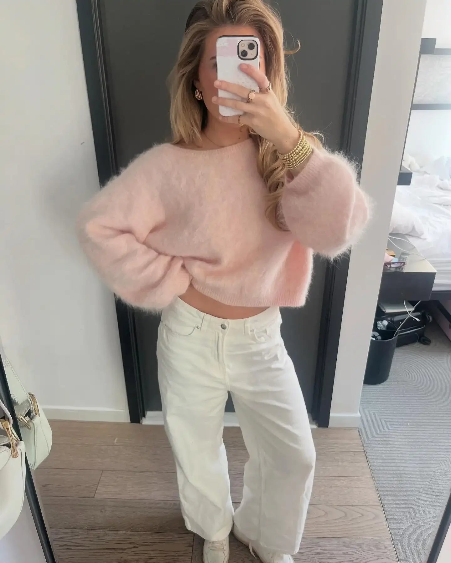 ELENORA PULLOVER – OFF-SHOULDER DESIGN WEISS