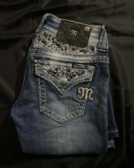CATALINA DESIGNER-JEANS MIT STICKEREI UND PERFEKTEM SITZ