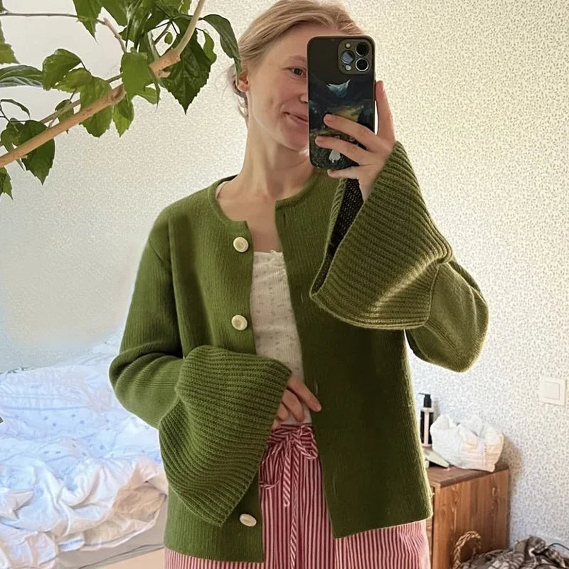 ELIANE STRICKJACKE MIT KNÖPFEN