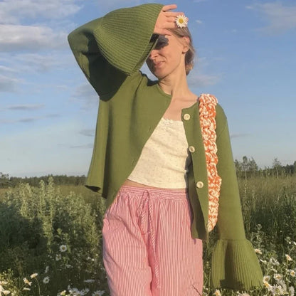 ELIANE STRICKJACKE MIT KNÖPFEN