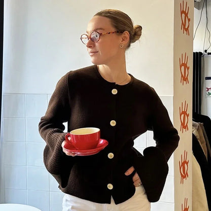 ELIANE STRICKJACKE MIT KNÖPFEN