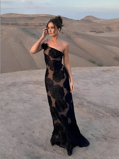 YARELI MAXIKLEID – SEXY UND ELEGANTES SCHWARZES MAXIKLEID MIT BLUMENMUSTER UND SCHLITZ