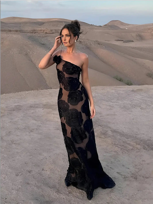 YARELI MAXIKLEID – SEXY UND ELEGANTES SCHWARZES MAXIKLEID MIT BLUMENMUSTER UND SCHLITZ