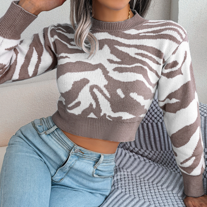 ZELINA – CROPPED PULLOVER IN SCHWARZ-WEISS MIT ZEBRAMUSTER UND KURZEN ÄRMELN