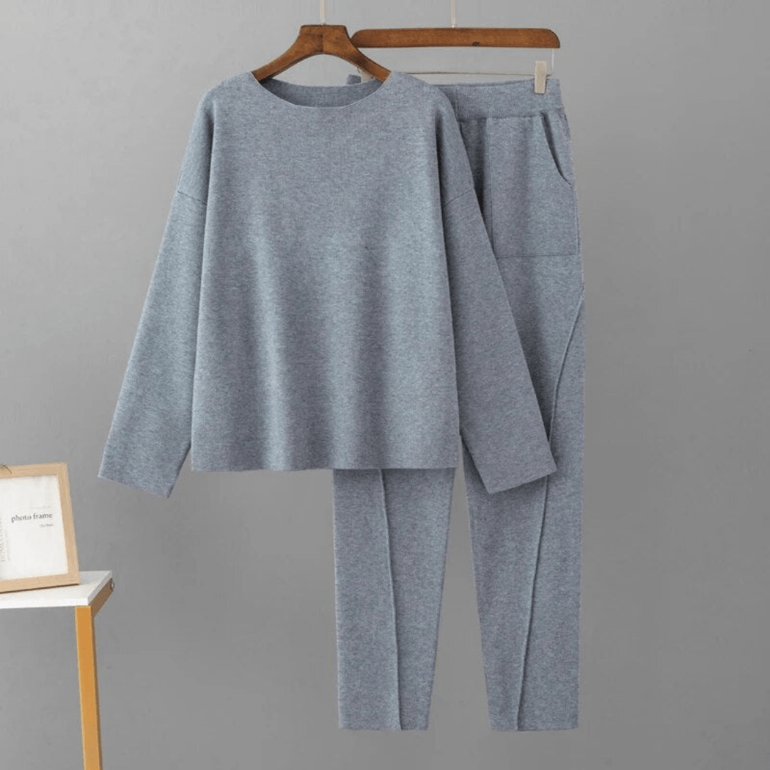NORA – GEMÜTLICHES SWEATER-SET AUS STRICK MIT LOCKEREM SCHNITT