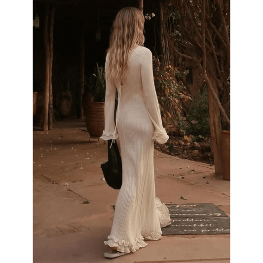 ELLASANDRA | LANGÄRMELIGES MAXIKLEID MIT RÜSCHENDETAILS