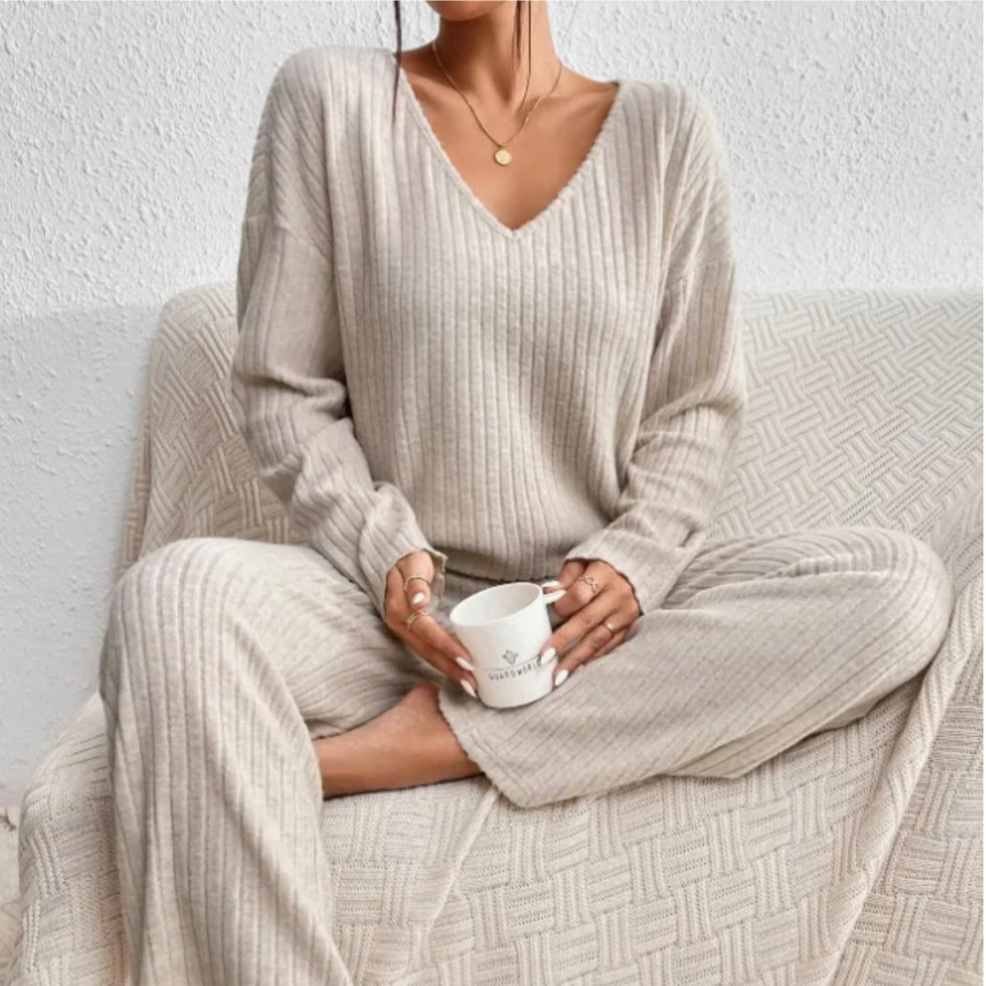 FELINA – ZWEITEILIGES LOUNGEWEAR SET MIT RIPPSTRUKTUR