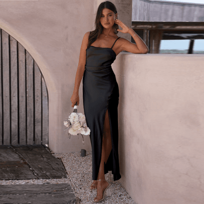 JULY | FLIESSENDES KLEID MIT SPAGHETTI-TRÄGERN & SCHLITZ