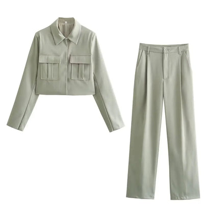 ALVINA – ZWEITEILIGES DAMEN-SET AUS KURZER JACKE UND MAßGESCHNEIDERTER HOSE